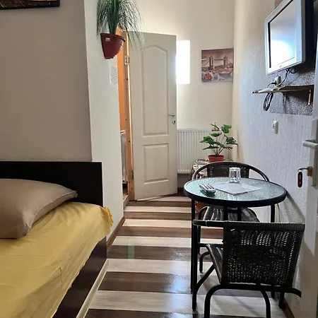 Family S.e.t. Guest house