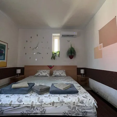 Family S.e.t. Guest house *